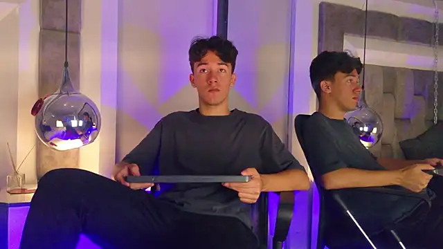 Austin Reedss online show from April 20, 2026, 2:42 pm