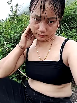 mami-rubi online show from April 5, 2026, 1:03 am