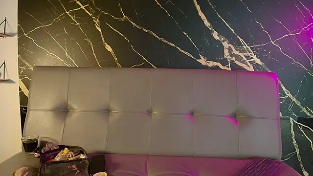 venus laurent online show from February 26, 2026, 3:16 am