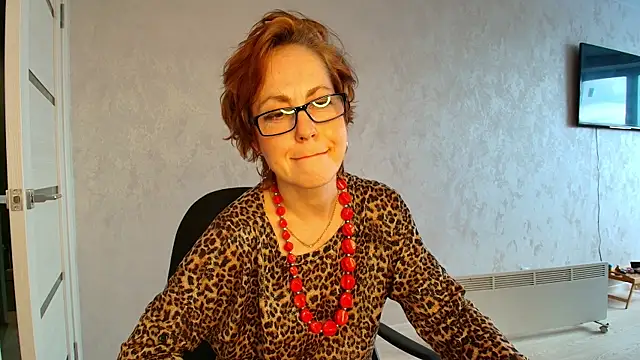 LioraWeiss online show from April 21, 2026, 11:49 am