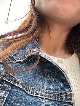 Mia-lp online show from April 21, 2026, 2:37 am