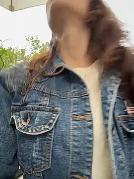 Mia-lp online show from April 21, 2026, 2:51 am