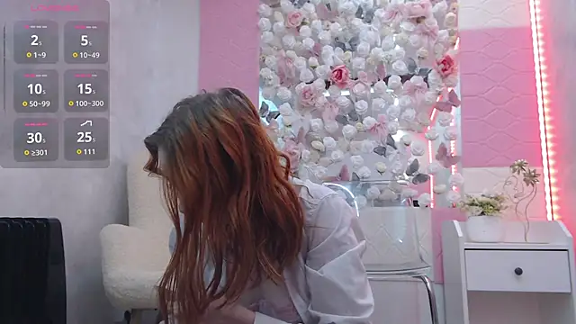 EmberLuna  online show from April 20, 2026, 4:04 am