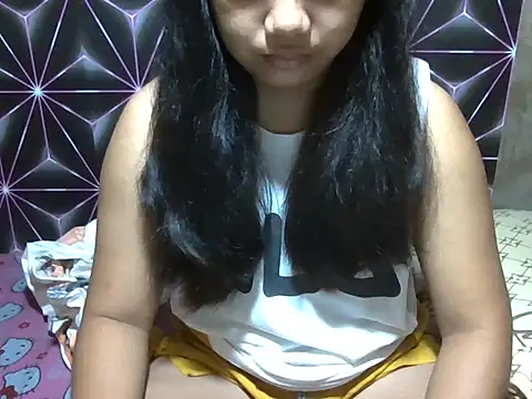 Flowerbebe online show from April 22, 2026, 6:09 pm