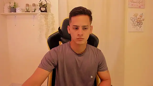 sexy andres01 online show from March 12, 2026, 1:28 pm