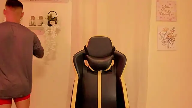 sexy andres01 online show from March 18, 2026, 1:36 pm