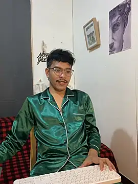 Snapshot of asian_darlingcummersxXx chatting on May 20, 2026, 2:01 pm asian darlingcummersxXx online show from May 20, 2026, 2:01 pm
