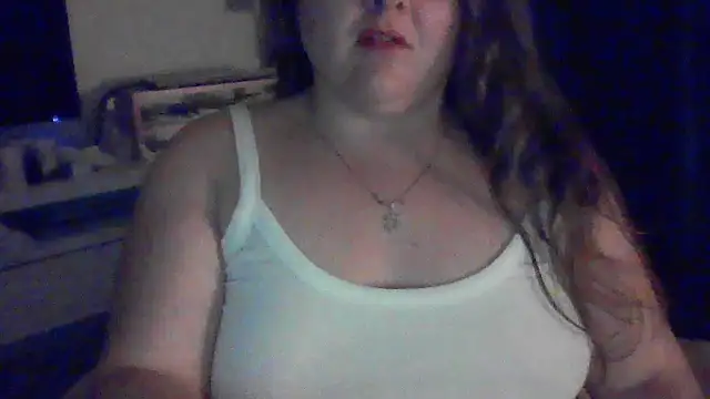 Snapshot of crystalizzze chatting on June 7, 2026, 7:56 am crystalizzze online show from June 7, 2026, 7:56 am