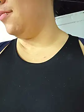 lilith velvet  online show from April 14, 2026, 12:44 pm