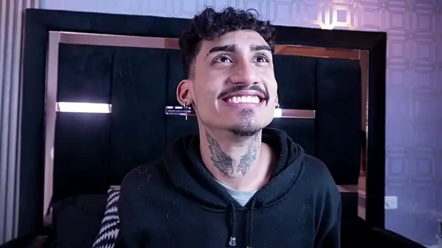 Dark Eros  online show from April 18, 2026, 4:05 am