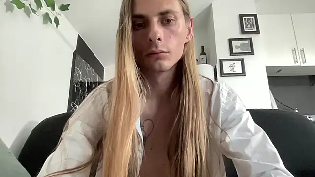 Snapshot of mi_chyort chatting on June 7, 2026, 5:38 pm mi chyort online show from June 7, 2026, 5:38 pm