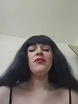 Snapshot of Mommynatrix chatting on June 23, 2026, 5:00 pm Mommynatrix online show from June 23, 2026, 5:00 pm