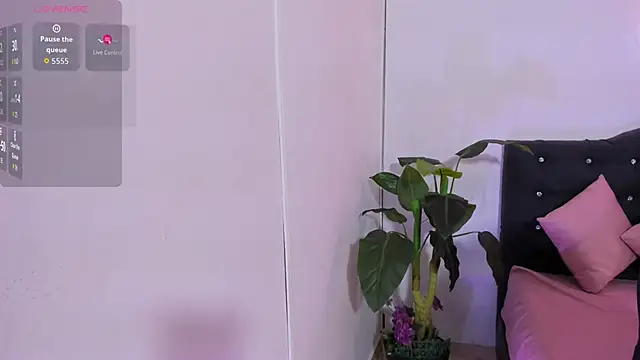 LINDSAY TAY online show from April 20, 2026, 3:20 am