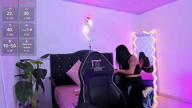 LINDSAY TAY online show from April 22, 2026, 3:31 am