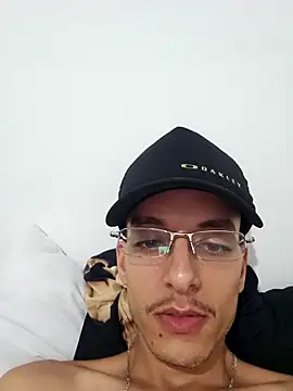 Snapshot of jhowbala chatting on February 24, 2026, 8:18 pm jhowbala online show from February 24, 2026, 8:18 pm