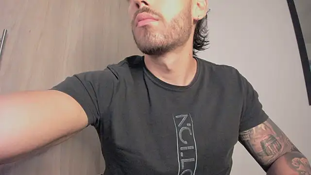 Axel  Blaze online show from March 4, 2026, 1:39 pm