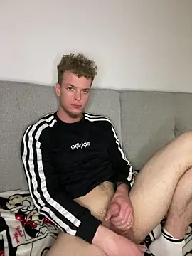 Dencchikk22 online show from May 15, 2026, 11:12 pm