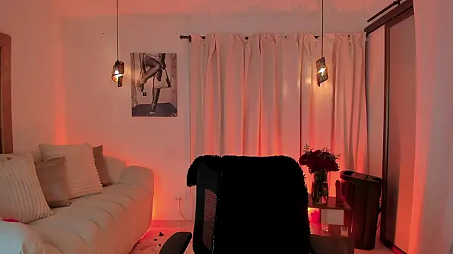 Snapshot of IsabellaLux_ chatting on June 9, 2026, 2:50 pm IsabellaLux online show from June 9, 2026, 2:50 pm