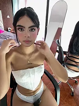 kitty rousse01 online show from April 14, 2026, 1:28 pm