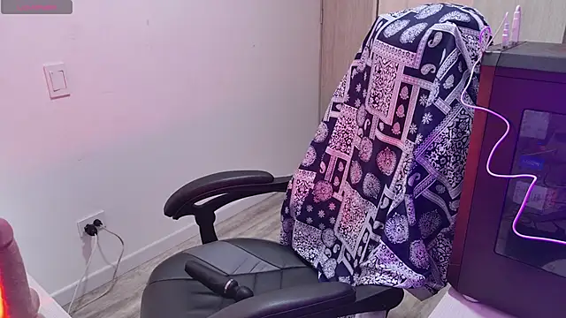 MalikaNoor online show from March 5, 2026, 4:36 pm