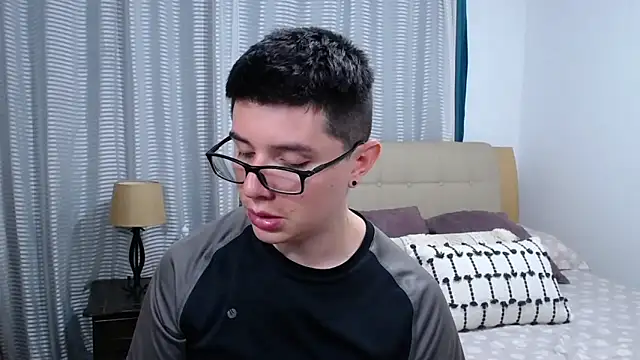 BlackFoXXX69 online show from April 21, 2026, 1:42 am