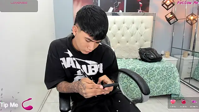 Snapshot of Thiago_collinss chatting on May 30, 2026, 10:29 pm Thiago collinss online show from May 30, 2026, 10:29 pm