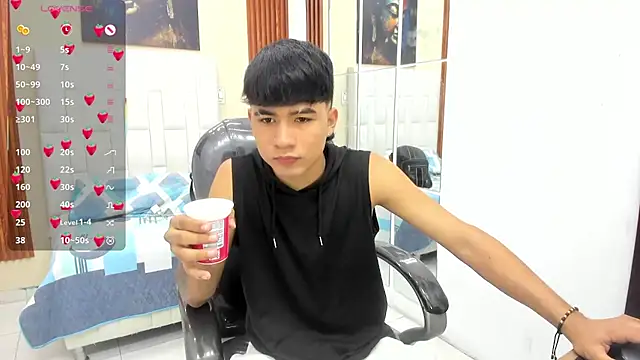 Snapshot of Thiago_collinss chatting on June 25, 2026, 10:47 pm Thiago collinss online show from June 25, 2026, 10:47 pm