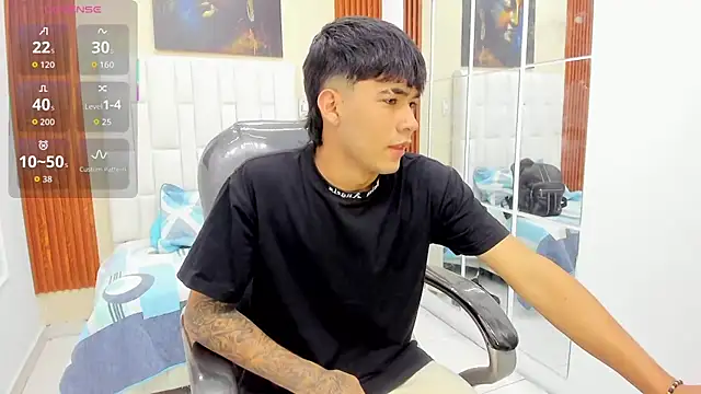 Snapshot of Thiago_collinss chatting on July 7, 2026, 10:14 pm Thiago collinss online show from July 7, 2026, 10:14 pm