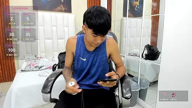 Snapshot of Thiago_collinss chatting on July 18, 2026, 10:35 pm Thiago collinss online show from July 18, 2026, 10:35 pm
