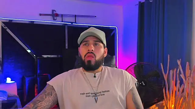 Snapshot of ostin-big21 chatting on April 10, 2026, 2:00 pm ostin-big21 online show from April 10, 2026, 2:00 pm