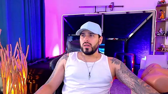 Snapshot of ostin-big21 chatting on April 16, 2026, 3:35 pm ostin-big21 online show from April 16, 2026, 3:35 pm