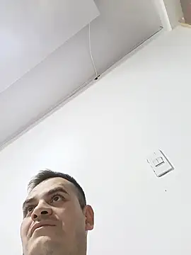 Snapshot of Edwin_Q chatting on July 10, 2026, 4:28 am Edwin Q online show from July 10, 2026, 4:28 am