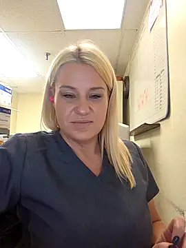 LadyB07 online show from May 1, 2026, 8:35 pm