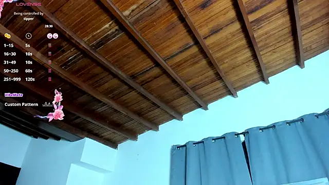 zafiro ziz online show from April 17, 2026, 1:14 pm