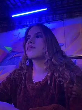 MiluRossee online show from April 18, 2026, 3:43 am