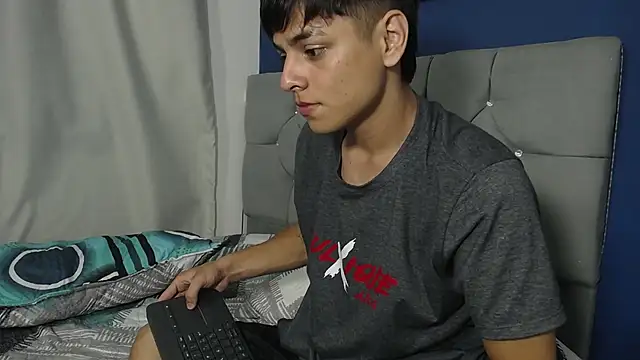 Logan Jhonson19 online show from April 24, 2026, 3:31 am