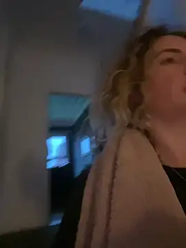 curlyirishgirl online show from March 14, 2026, 6:24 pm