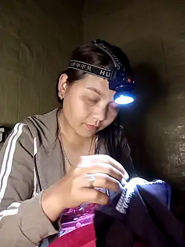 Snapshot of Linhna20 chatting on March 4, 2026, 8:31 am Linhna20 online show from March 4, 2026, 8:31 am