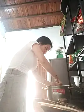 Ivy Trix2 online show from March 14, 2026, 4:51 am