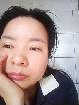 Ivy Trix2 online show from April 20, 2026, 2:03 am