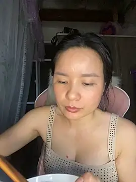 Ivy Trix2 online show from April 20, 2026, 2:09 pm