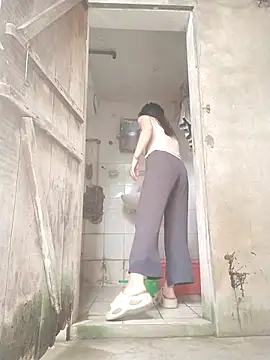 Ivy Trix2 online show from April 21, 2026, 1:42 am