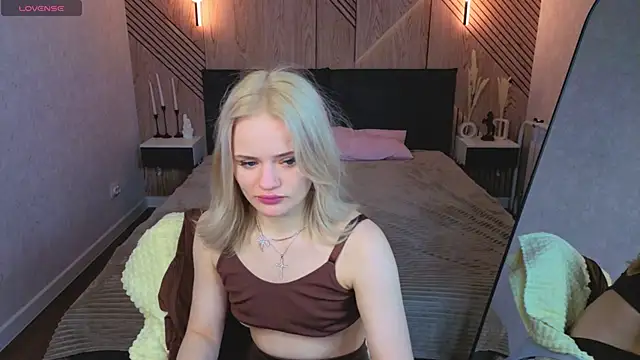 Snapshot of Tessa_Ashe chatting on May 25, 2026, 5:19 pm Tessa Ashe online show from May 25, 2026, 5:19 pm