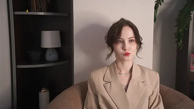 KerenHuizar online show from March 6, 2026, 7:27 am