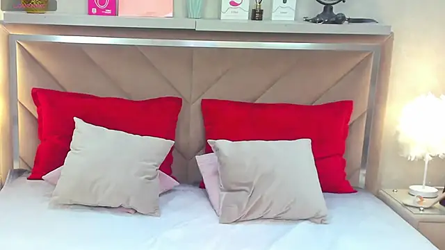 MelissaXNaughty online show from March 5, 2026, 2:07 am