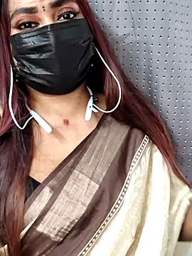 Snapshot of Cutie_Nila chatting on June 23, 2026, 5:27 am Cutie Nila online show from June 23, 2026, 5:27 am