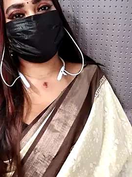 Snapshot of Cutie_Nila chatting on July 7, 2026, 6:47 am Cutie Nila online show from July 7, 2026, 6:47 am