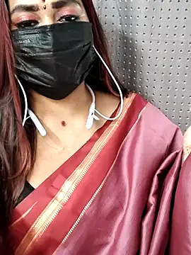 Snapshot of Cutie_Nila chatting on July 16, 2026, 5:02 am Cutie Nila online show from July 16, 2026, 5:02 am