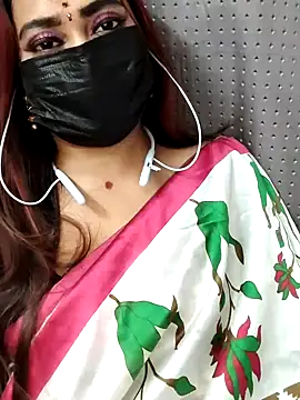 Snapshot of Cutie_Nila chatting on July 18, 2026, 5:22 am Cutie Nila online show from July 18, 2026, 5:22 am