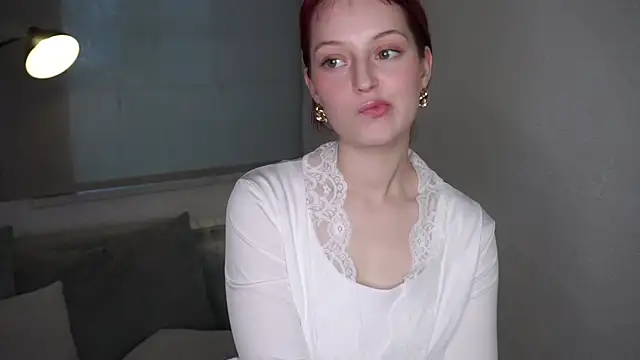 ValeneRomer online show from March 2, 2026, 2:02 pm